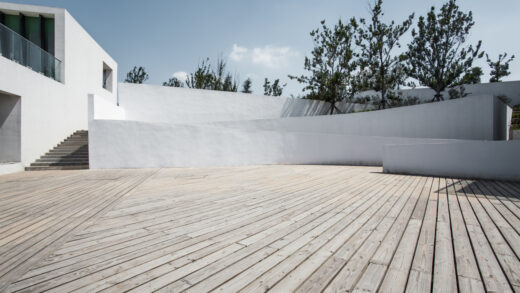 Tarasy i balkony - inspiracje oraz wybór materiałów na wykończenie